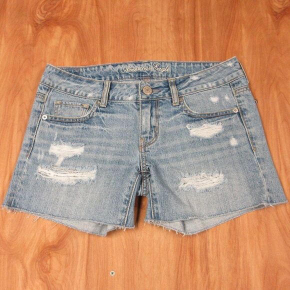 AMERICAN EAGLE Frayed Hem Cuffed Jean Shorts Womens Sz 4 Ripped Destroyed Denim - Picture 11 of 12